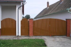oceľový plot, hliníkový plot, plotové prvky, pozinkovaný plot, plechové plotovky